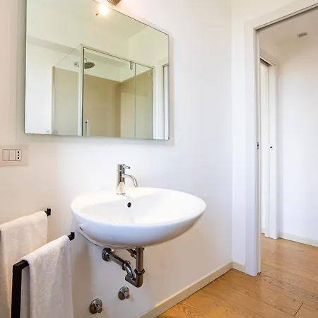 Zanelli Apartament Lerici