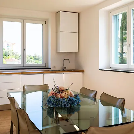 Zanelli Terrace Lerici